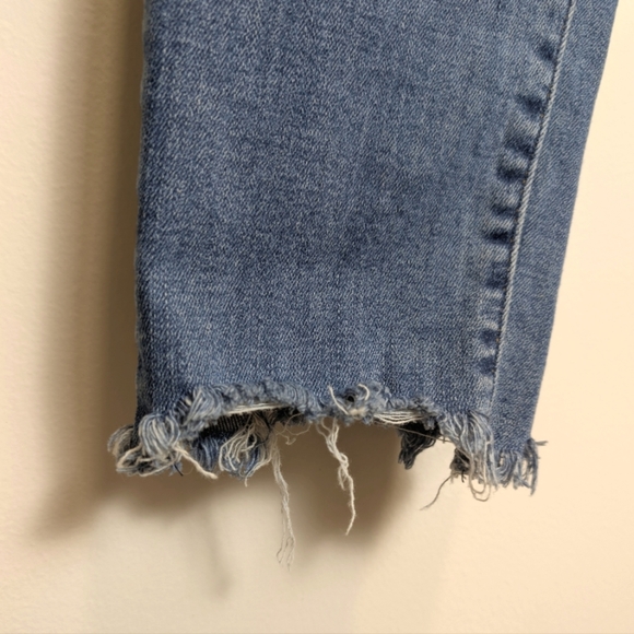 Levi's 721 High Rise Raw Hem Distressed Ankle Skinny Jeans Blue Denim Size 31 - Picture 5 of 8